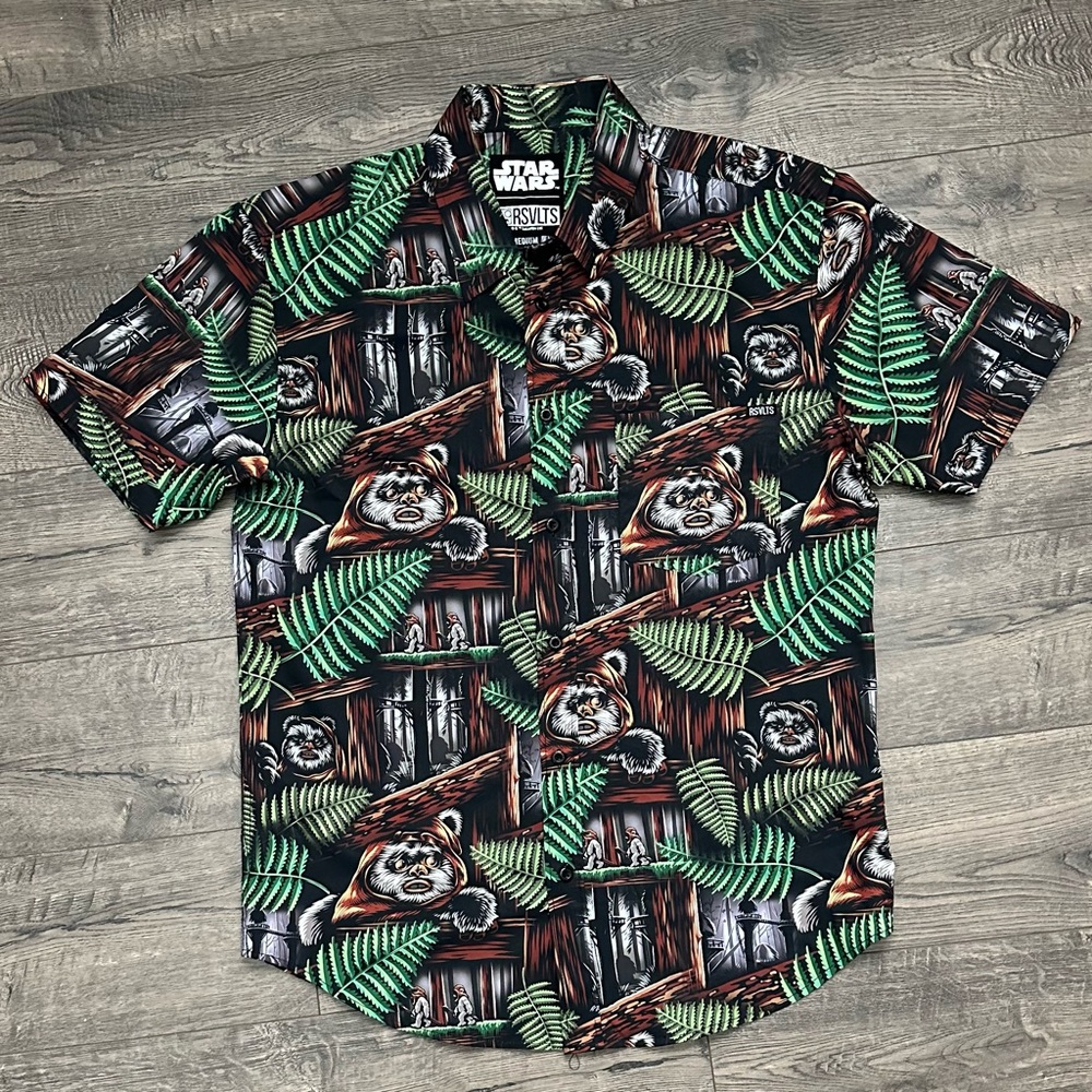 Star Wars Welcome‎ to the Forest Moon Ewok Short Sleeve Button Up Shirt Size M